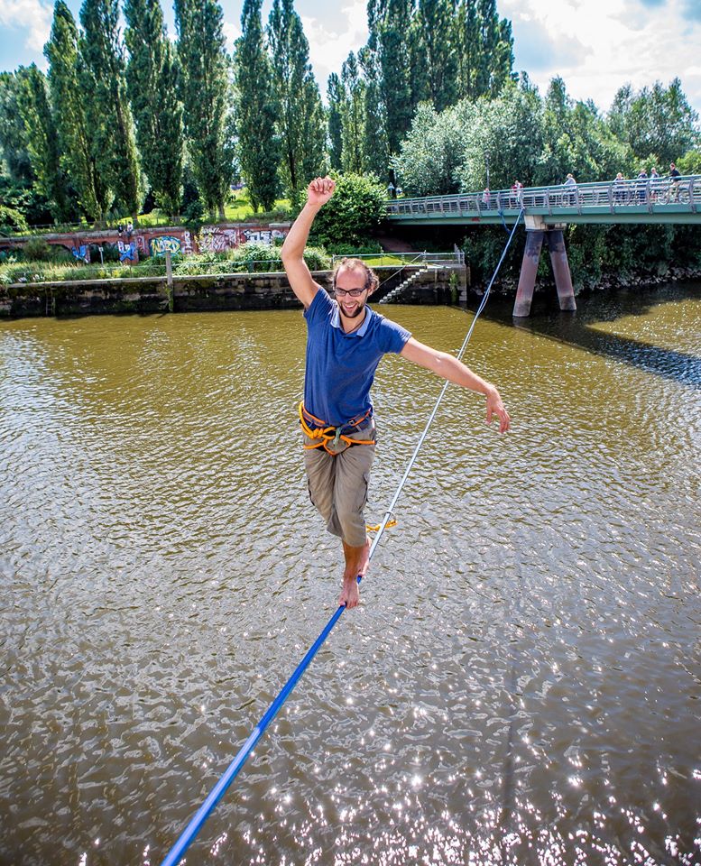 Highlining over River Elbe in Hamburg