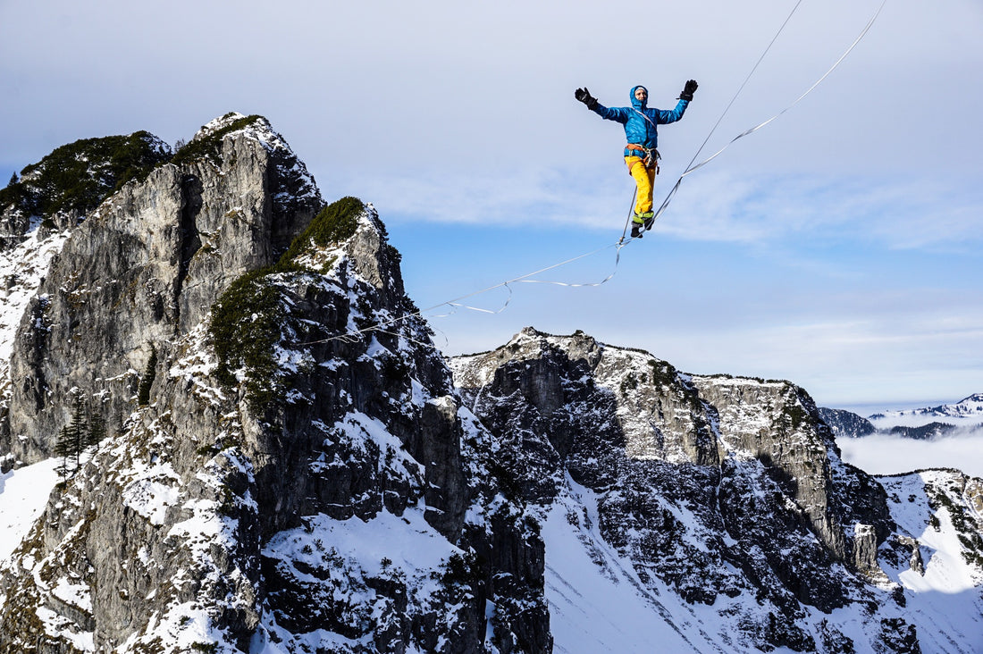 Winter Highline in the Alps