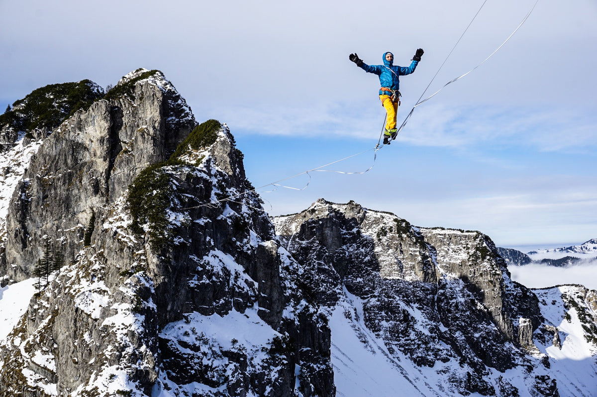 Winter Highline in the Alps